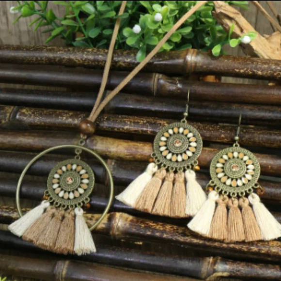 Bohemian Style Tassel Fringe Earrings Necklace‎ Set 3 Piece Tan Cream - Picture 9 of 9